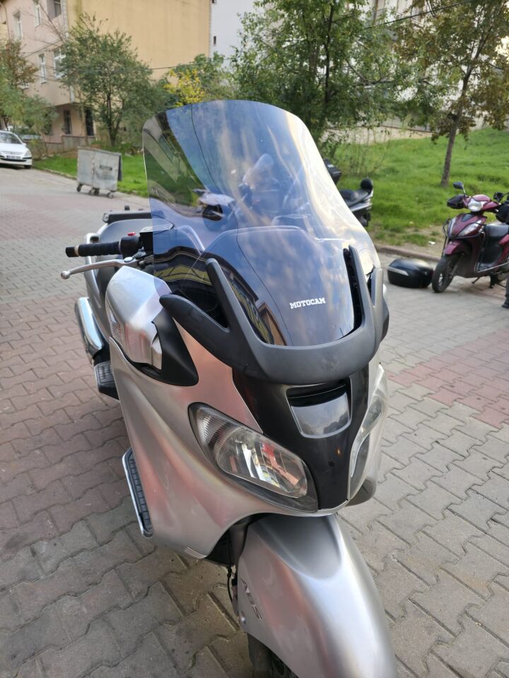 MOTOCAM Suzuki Burgman 650 Ön Cam 2001-2004 Model 60cm Füme Renkli 4mm