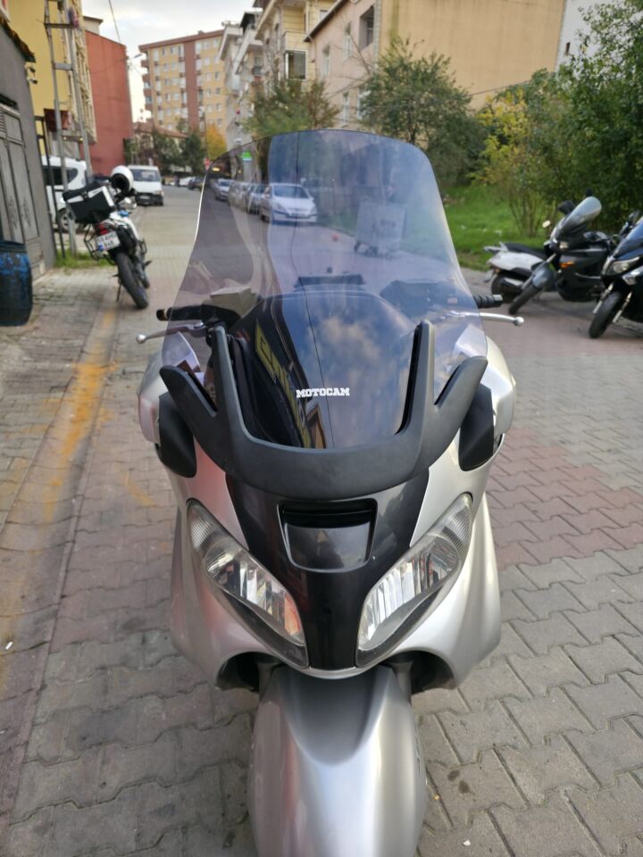 MOTOCAM Suzuki Burgman 650 Ön Cam 2001-2004 Model 60cm Füme Renkli 4mm