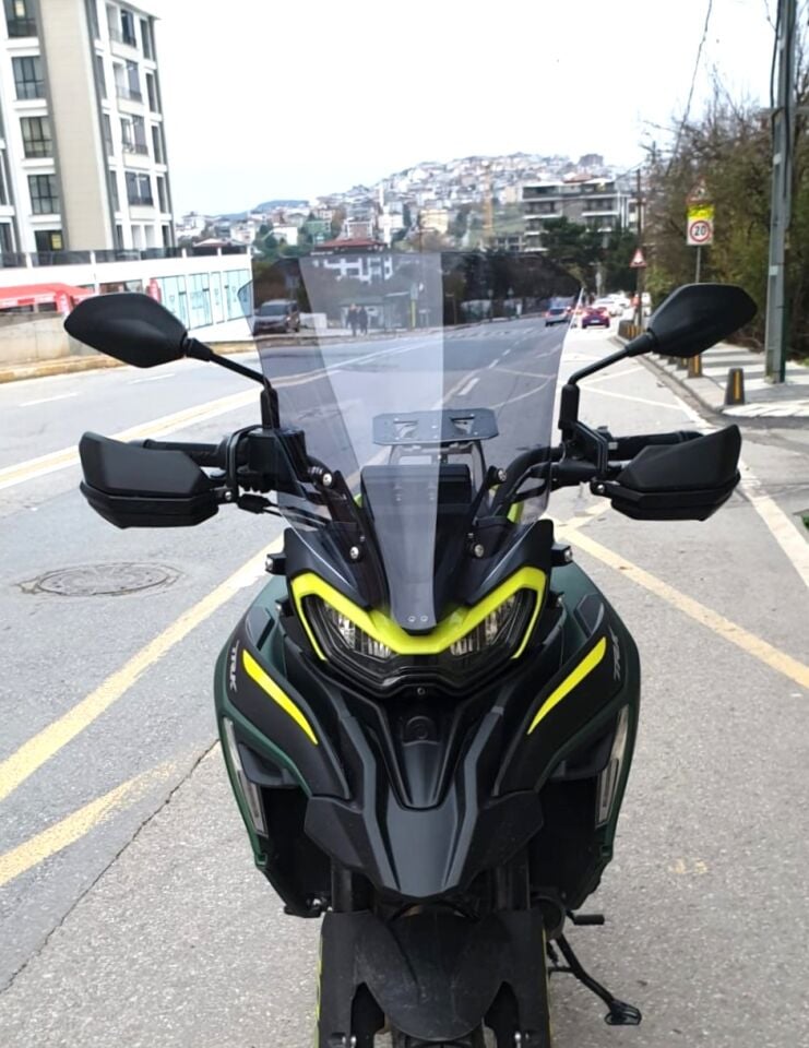 MOTOCAM Benelli TRK 702 X Ön Cam 2025-2026 Model 51cm Füme Renkli 4mm