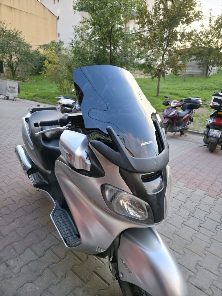 MOTOCAM Suzuki Burgman 650 Ön Cam 2001-2004 Model 60cm Siyah Renkli 4mm