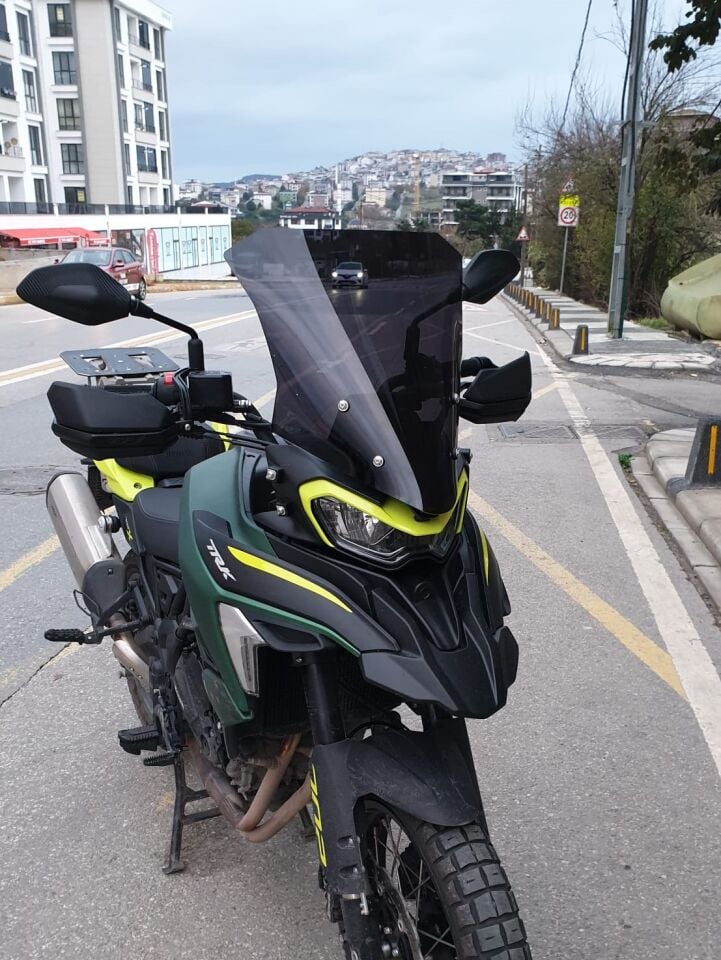 MOTOCAM Benelli TRK 702 X Ön Cam 2025-2026 Model 51cm Siyah Renkli 4mm