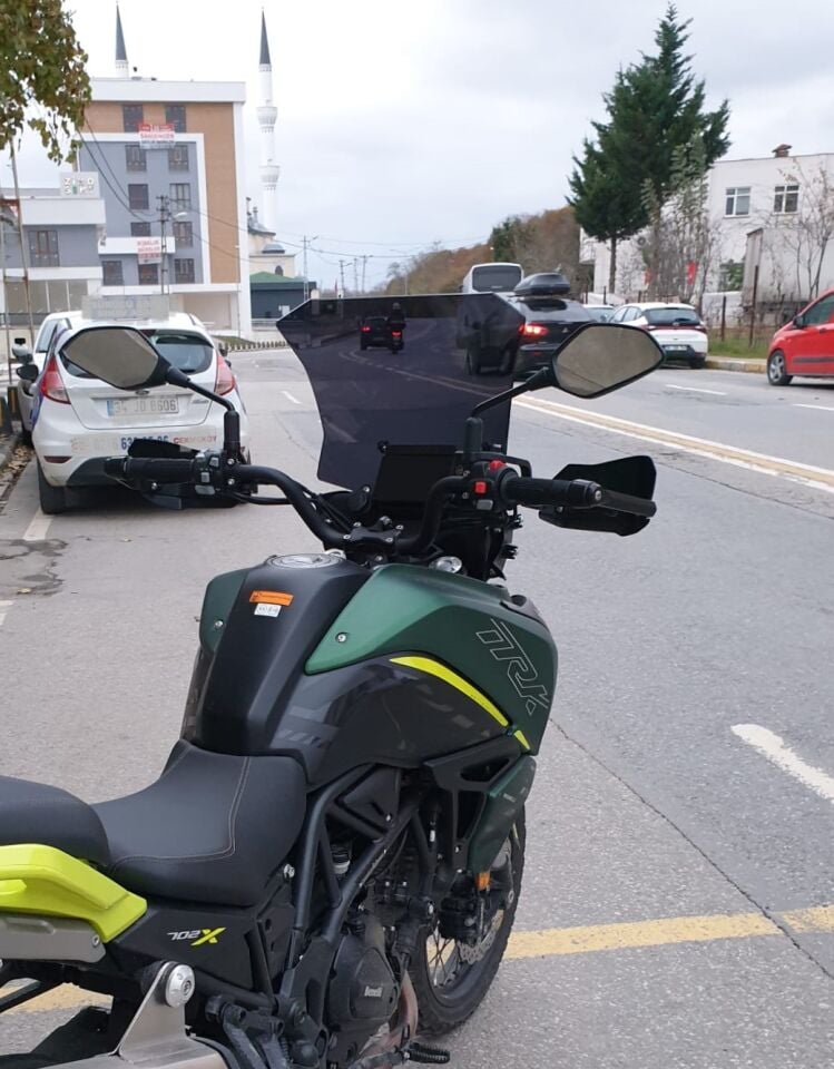MOTOCAM Benelli TRK 702 X Ön Cam 2025-2026 Model 51cm Siyah Renkli 4mm