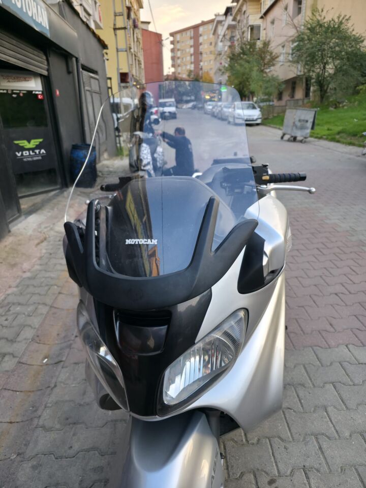 MOTOCAM Suzuki Burgman 650 Ön Cam 2001-2004 Model 60cm Şeffaf Renkli 4mm