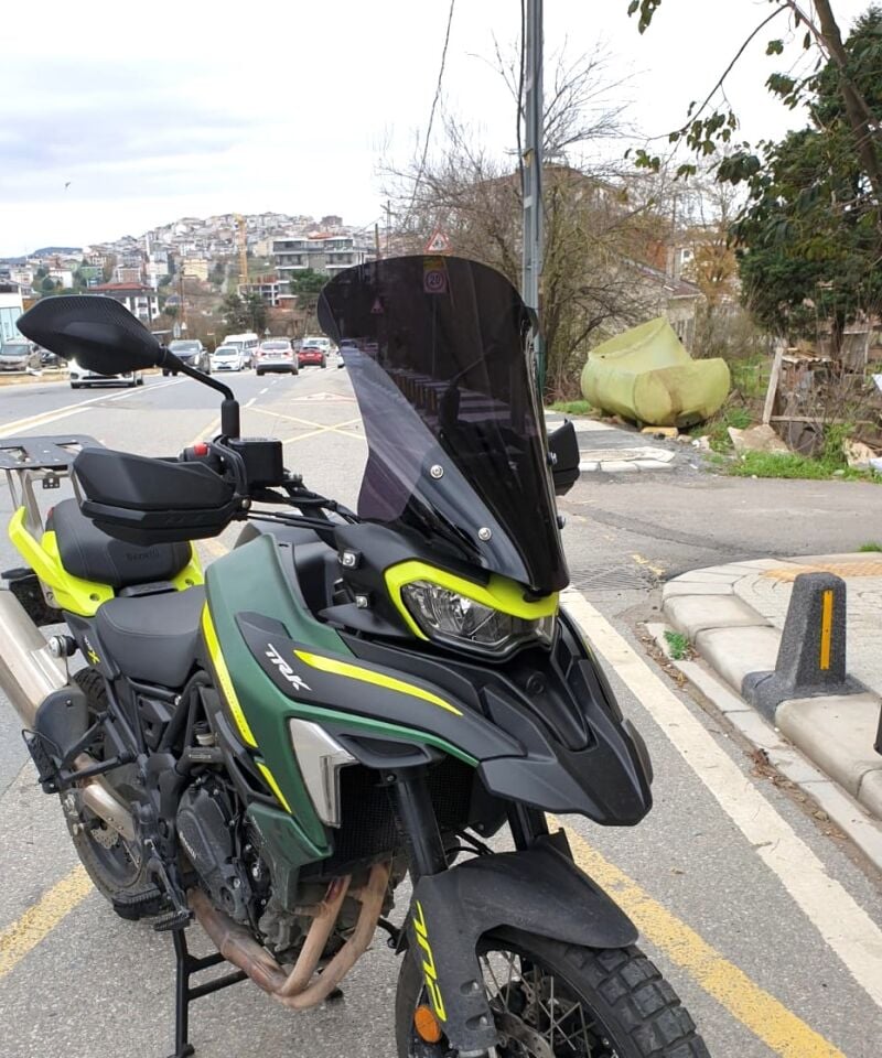 MOTOCAM Benelli TRK 702 X Ön Cam 2025-2026 Model 51cm Siyah Renkli 4mm