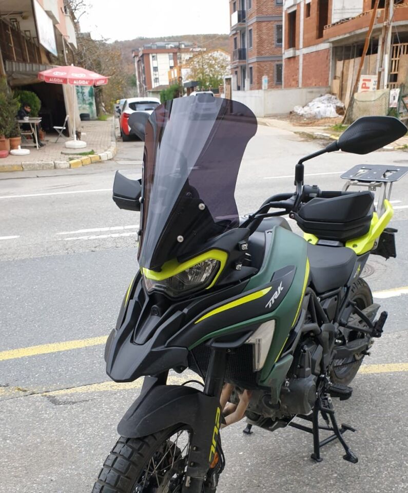 MOTOCAM Benelli TRK 702 X Ön Cam 2025-2026 Model 51cm Siyah Renkli 4mm