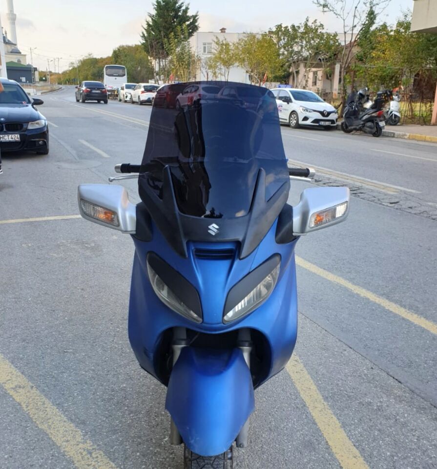 MOTOCAM Suzuki Burgman 650 Ön Cam 2005-2008 Model 65cm Siyah Renkli 4mm