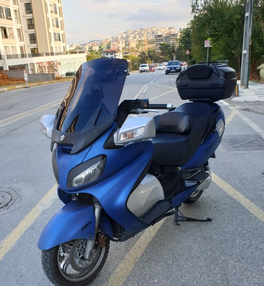 MOTOCAM Suzuki Burgman 650 Ön Cam 2005-2008 Model 65cm Siyah Renkli 4mm