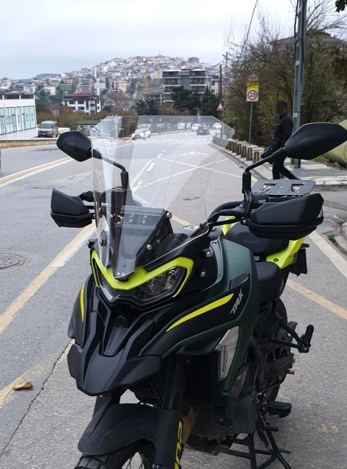 MOTOCAM Benelli TRK 702 X Ön Cam 2025-2026 Model 51cm Şeffaf Renkli 4mm