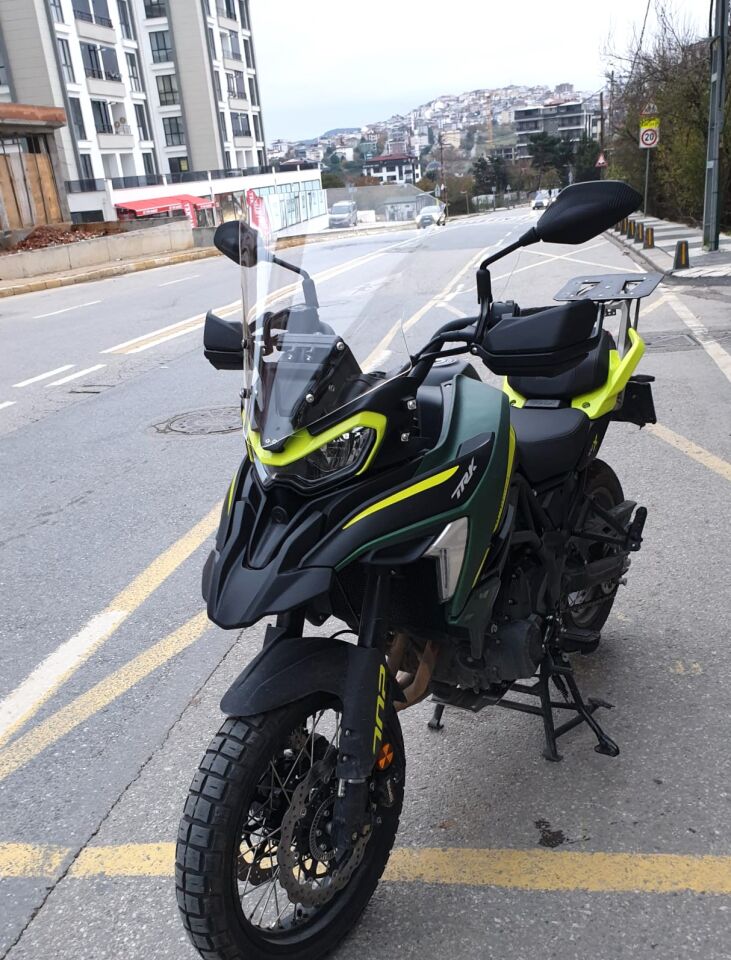 MOTOCAM Benelli TRK 702 X Ön Cam 2025-2026 Model 51cm Şeffaf Renkli 4mm