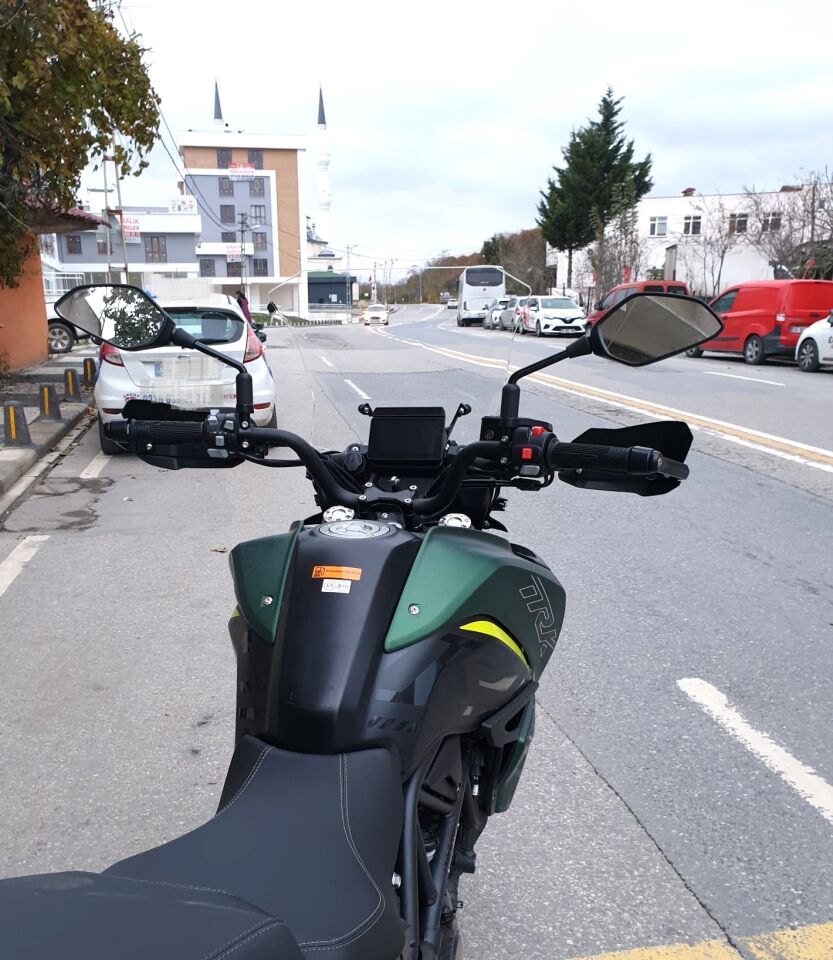 MOTOCAM Benelli TRK 702 X Ön Cam 2025-2026 Model 51cm Şeffaf Renkli 4mm