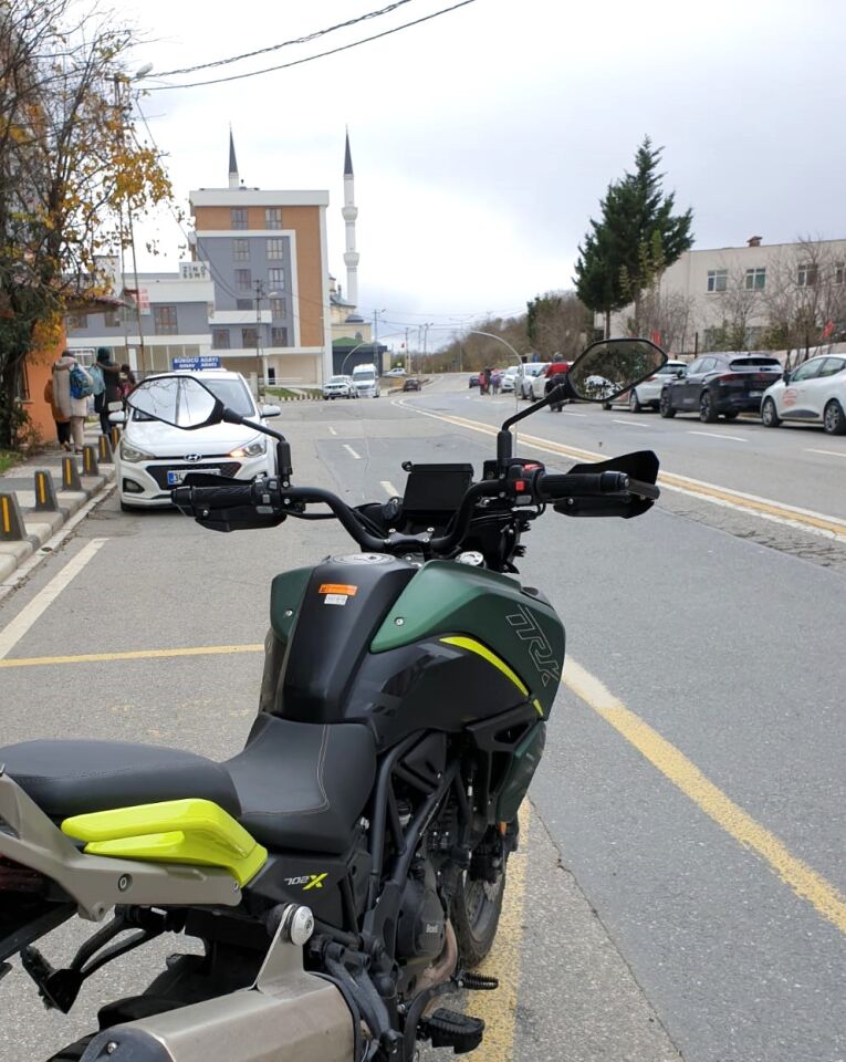 MOTOCAM Benelli TRK 702 X Ön Cam 2025-2026 Model 51cm Şeffaf Renkli 4mm