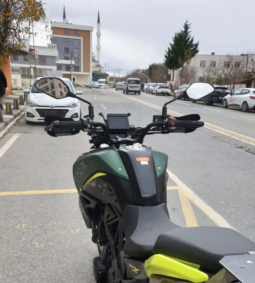 MOTOCAM Benelli TRK 702 X Ön Cam 2025-2026 Model 51cm Şeffaf Renkli 4mm