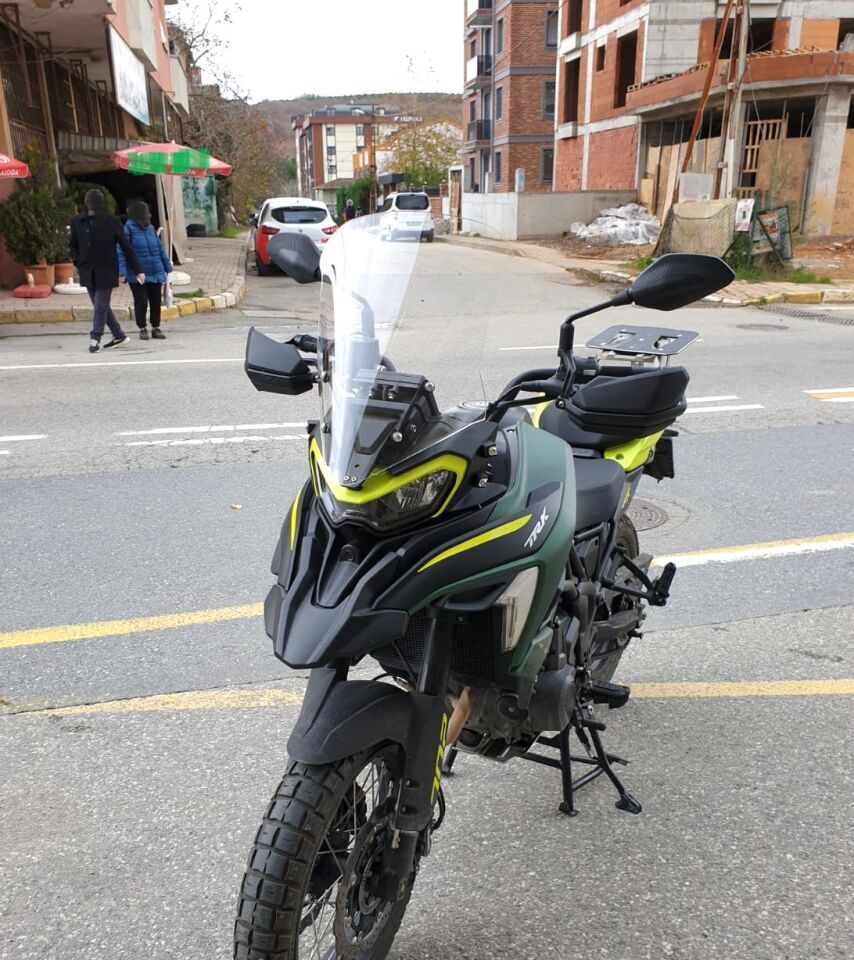 MOTOCAM Benelli TRK 702 X Ön Cam 2025-2026 Model 51cm Şeffaf Renkli 4mm