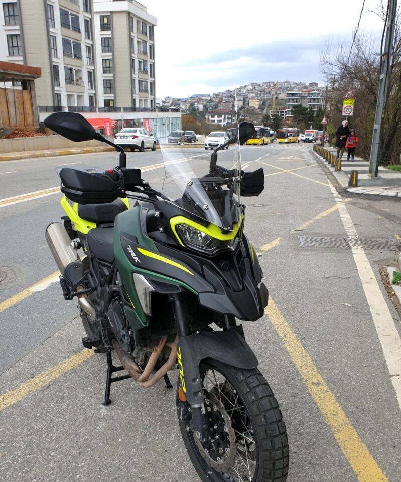 MOTOCAM Benelli TRK 702 X Ön Cam 2025-2026 Model 51cm Şeffaf Renkli 4mm