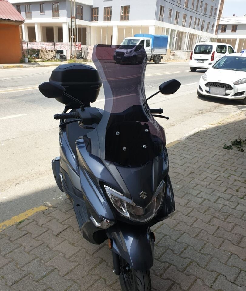 MOTOCAM Suzuki Burgman Street EX 125 Ön Cam 2023-2026 Model 62cm Siyah Renkli 4mm