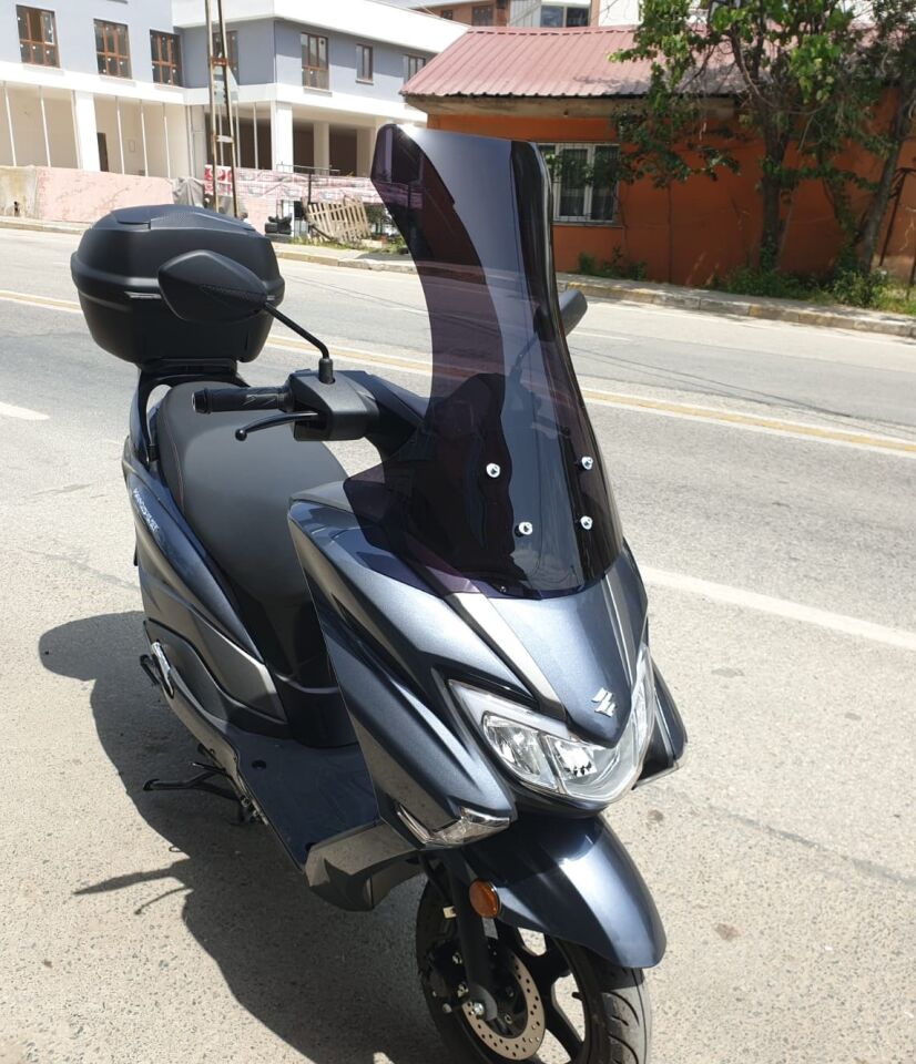 MOTOCAM Suzuki Burgman Street EX 125 Ön Cam 2023-2026 Model 62cm Siyah Renkli 4mm