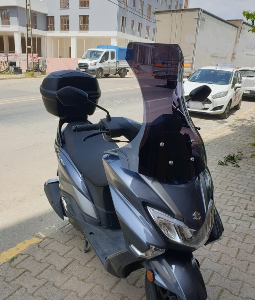 MOTOCAM Suzuki Burgman Street EX 125 Ön Cam 2023-2026 Model 62cm Siyah Renkli 4mm