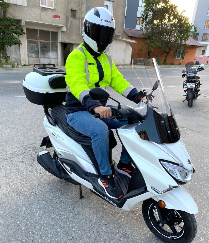 MOTOCAM Suzuki Burgman Street EX 125 Ön Cam 2023-2026 Model 62cm Şeffaf Renkli 4mm