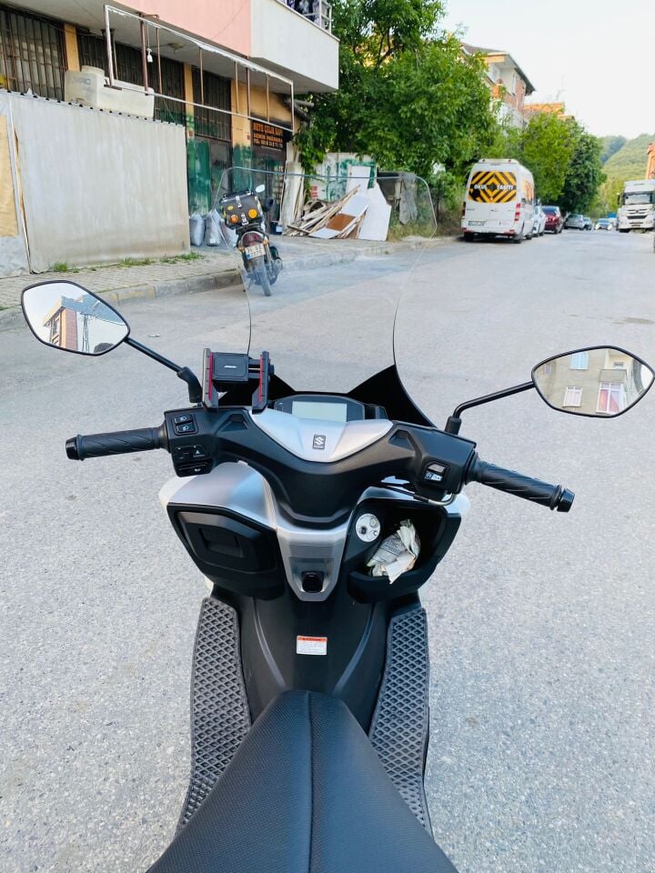 MOTOCAM Suzuki Burgman Street EX 125 Ön Cam 2023-2026 Model 62cm Şeffaf Renkli 4mm
