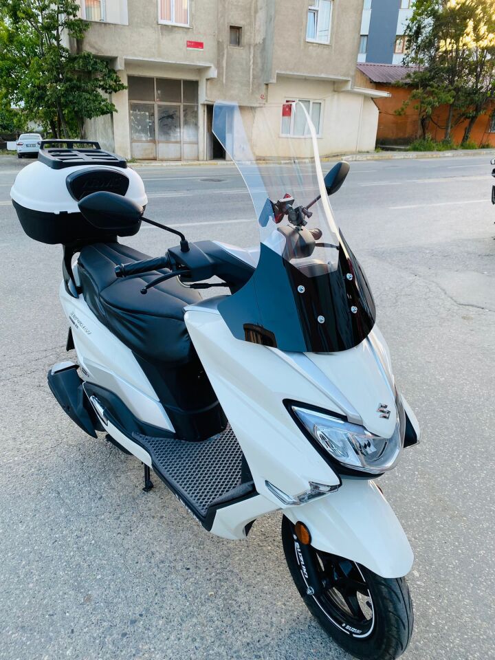 MOTOCAM Suzuki Burgman Street EX 125 Ön Cam 2023-2026 Model 62cm Şeffaf Renkli 4mm