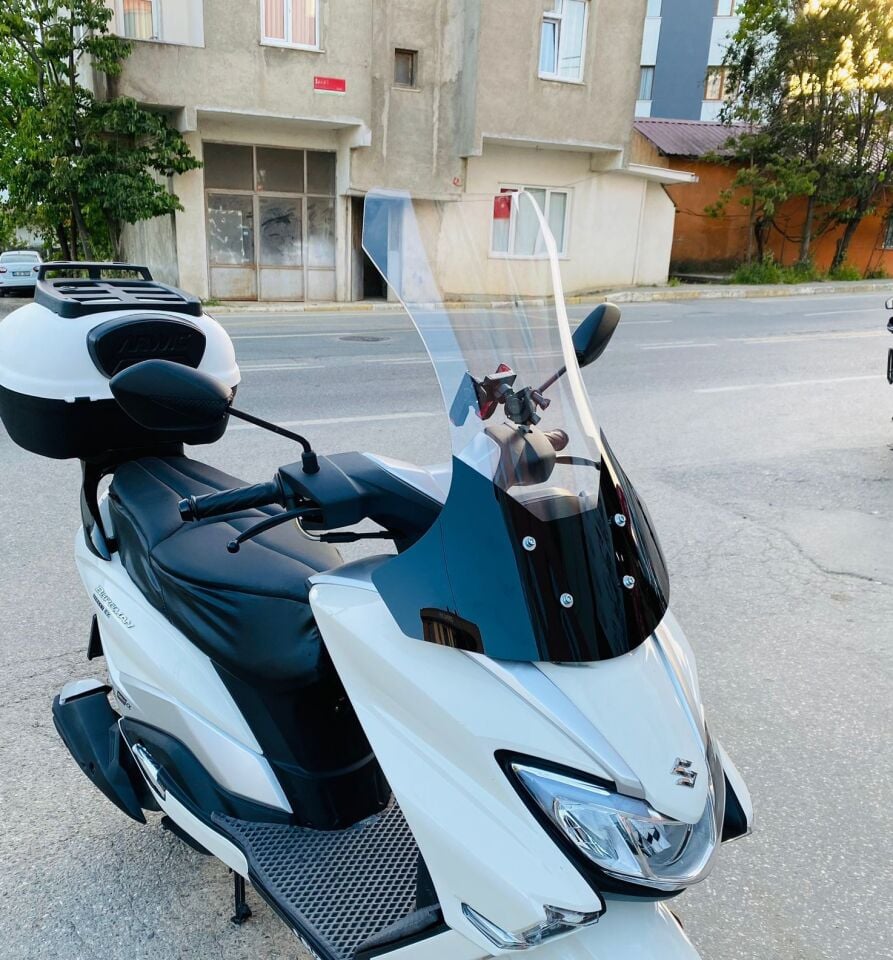 MOTOCAM Suzuki Burgman Street EX 125 Ön Cam 2023-2026 Model 62cm Şeffaf Renkli 4mm