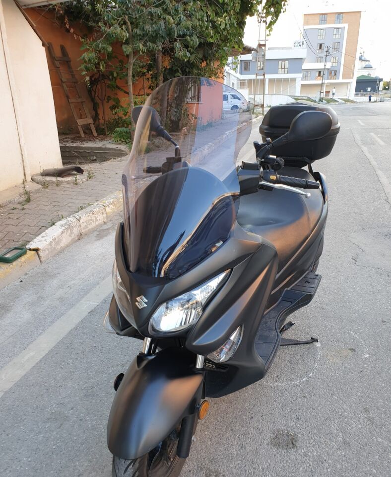 MOTOCAM Suzuki Burgman 200 Ön Cam 2006-2013 Model 61cm Füme Renkli 4mm