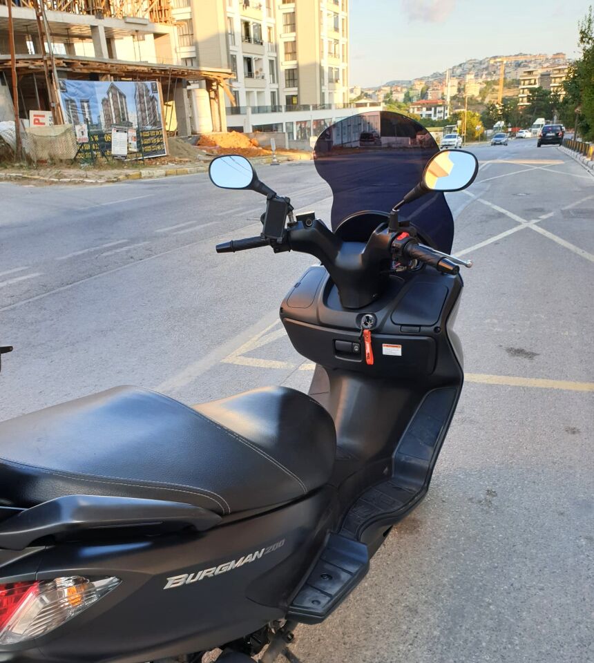 MOTOCAM Suzuki Burgman 200 Ön Cam 2006-2013 Model 61cm siyah Renkli 4mm