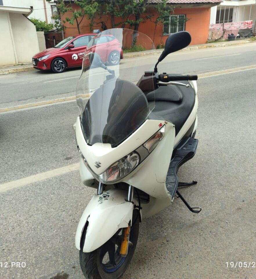 MOTOCAM Suzuki Burgman 200 Ön Cam 2006-2013 Model 61cm Şeffaf Renkli 4mm