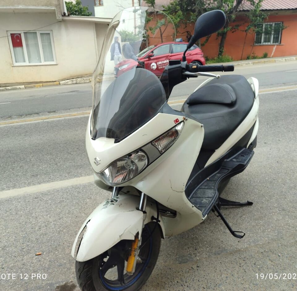 MOTOCAM Suzuki Burgman 200 Ön Cam 2006-2013 Model 61cm Şeffaf Renkli 4mm