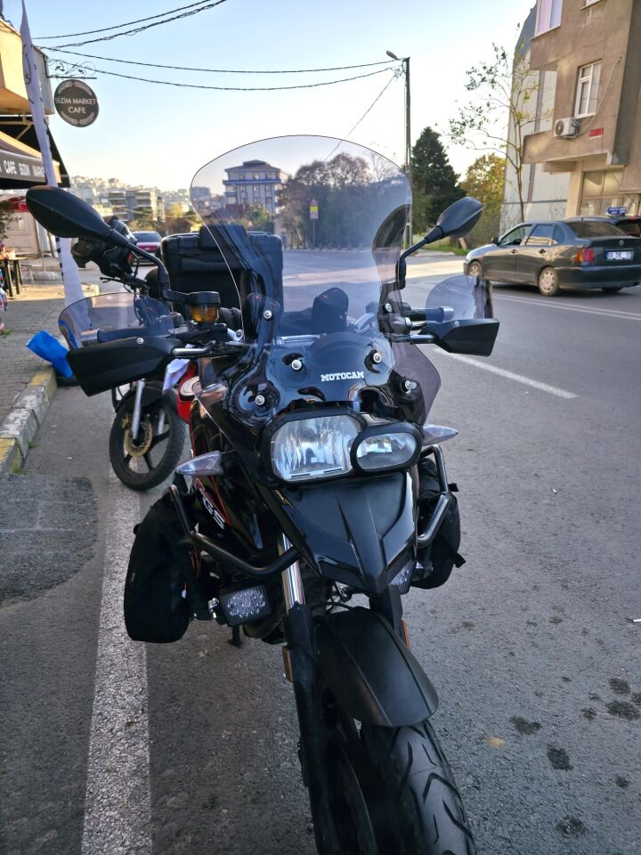 MOTOCAM BMW F 700 Ön Cam 2012-2019 Model 56cm Füme Renkli 4mm