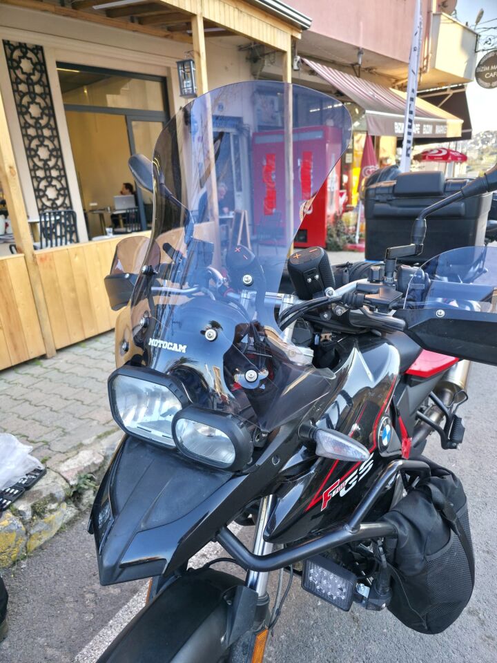 MOTOCAM BMW F 700 Ön Cam 2012-2019 Model 56cm Füme Renkli 4mm