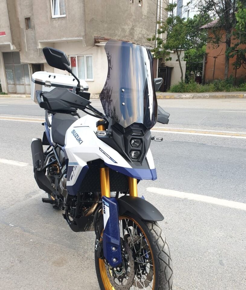 MOTOCAM Suzuki V-strom 800 SE Ön Cam 2023-2026 Model 50cm Siyah Renkli 4mm