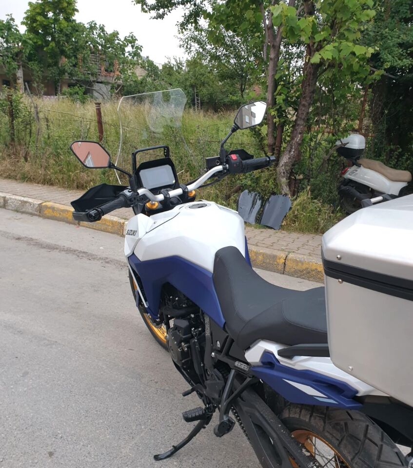 MOTOCAM Suzuki V-strom 800 DE Ön Cam 2023-2026 Model 50cm Şeffaf Renkli 4mm