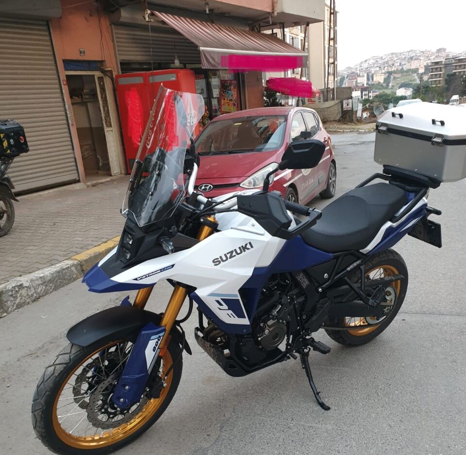 MOTOCAM Suzuki V-strom 800 DE Ön Cam 2023-2026 Model 50cm Şeffaf Renkli 4mm