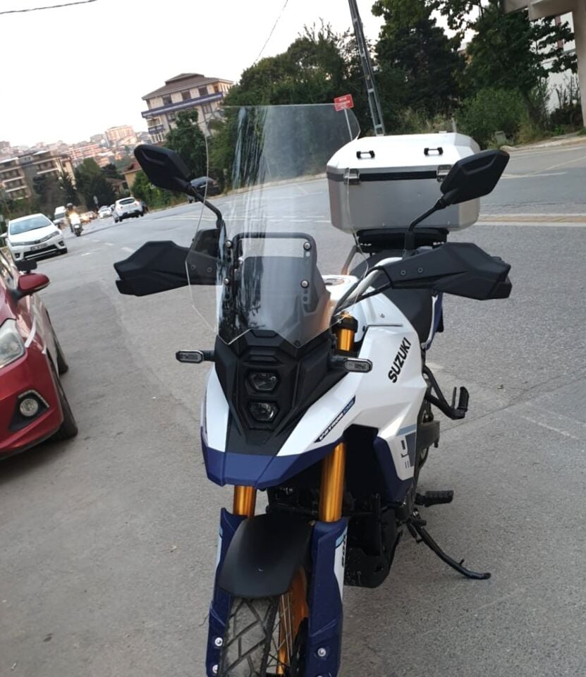 MOTOCAM Suzuki V-strom 800 DE Ön Cam 2023-2026 Model 50cm Şeffaf Renkli 4mm