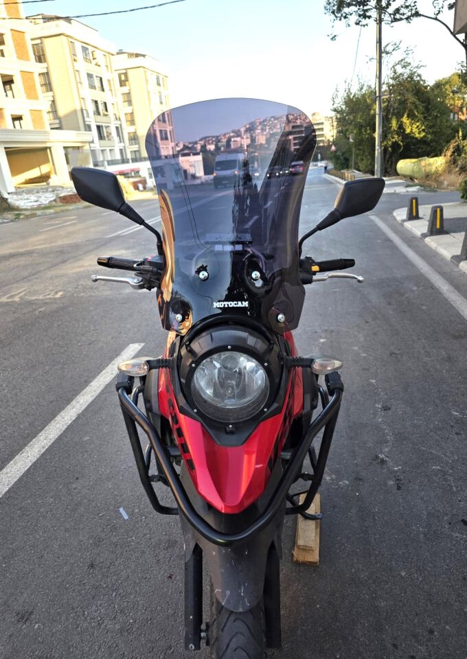 MOTOCAM Suzuki V-Strom DL 250 Ön Cam 2017-2020 Model 51cm Siyah Renkli 4mm