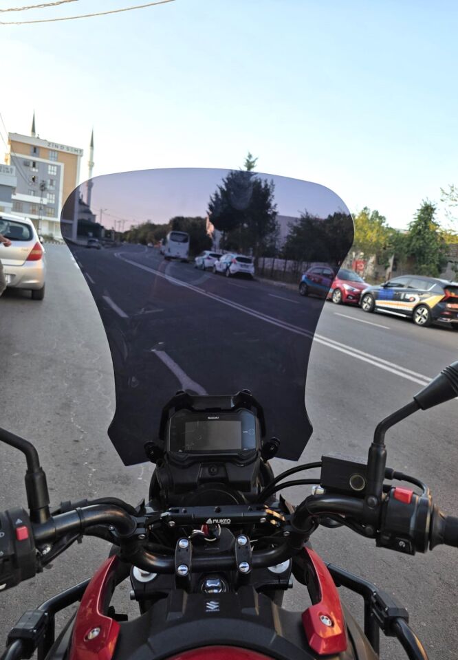 MOTOCAM Suzuki V-Strom DL 250 Ön Cam 2017-2020 Model 51cm Siyah Renkli 4mm