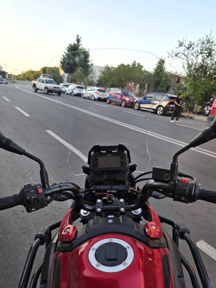 MOTOCAM Suzuki V-Strom DL 250 Ön Cam 2017-2020 Model 51cm Şeffaf Renkli 4mm