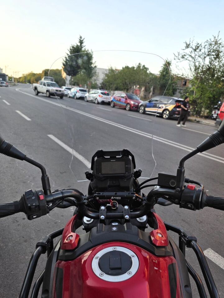 MOTOCAM Suzuki V-Strom DL 250 Ön Cam 2017-2020 Model 51cm Şeffaf Renkli 4mm