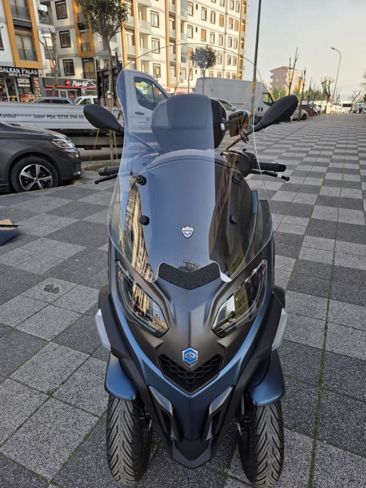 Piaggio MP3 530 Ön Cam 2023-2025 Model