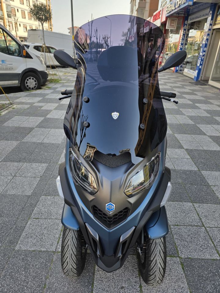 Piaggio MP3 530 Ön Cam 2023-2025 Model