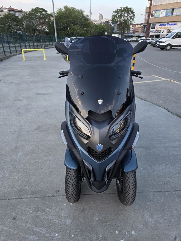 Piaggio MP3 530 Ön Cam 2023-2025 Model