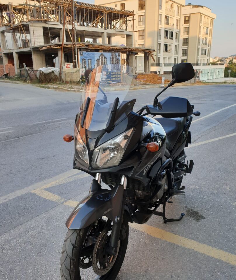MOTOCAM Suzuki V-strom DL 1000 Ön Cam 2004-2010 Model 45cm Şeffaf Renkli 4mm
