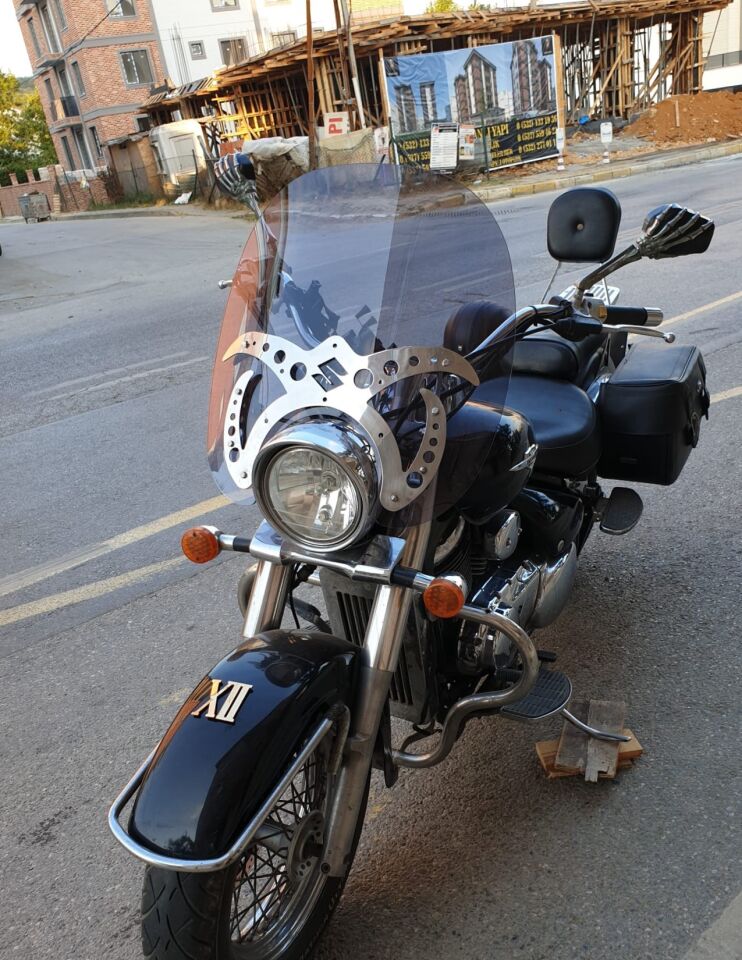 MOTOCAM Suzuki VL 800 Ön Cam 2004-2016 Model 61cm Füme Renkli 4mm APARATSIZDIR