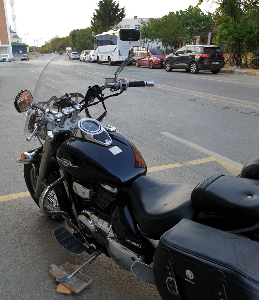 MOTOCAM Suzuki VL 800 Ön Cam 2004-2016 Model 61cm Şeffaf Renkli 4mm APARATSIZDIR