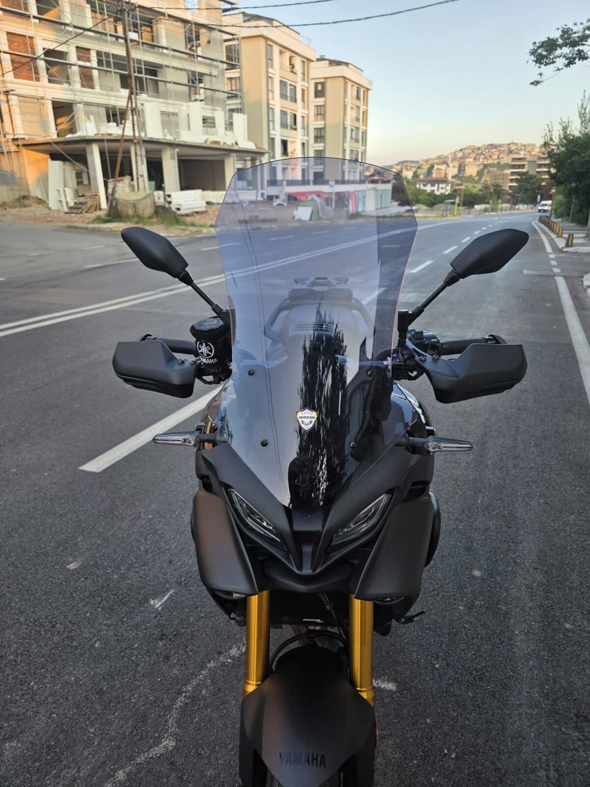 Yamaha Tracer 900 Ön Cam 2023-2025 Model 58cm