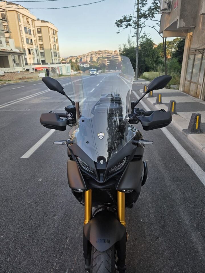 Yamaha Tracer 900 Ön Cam 2023-2025 Model 58cm