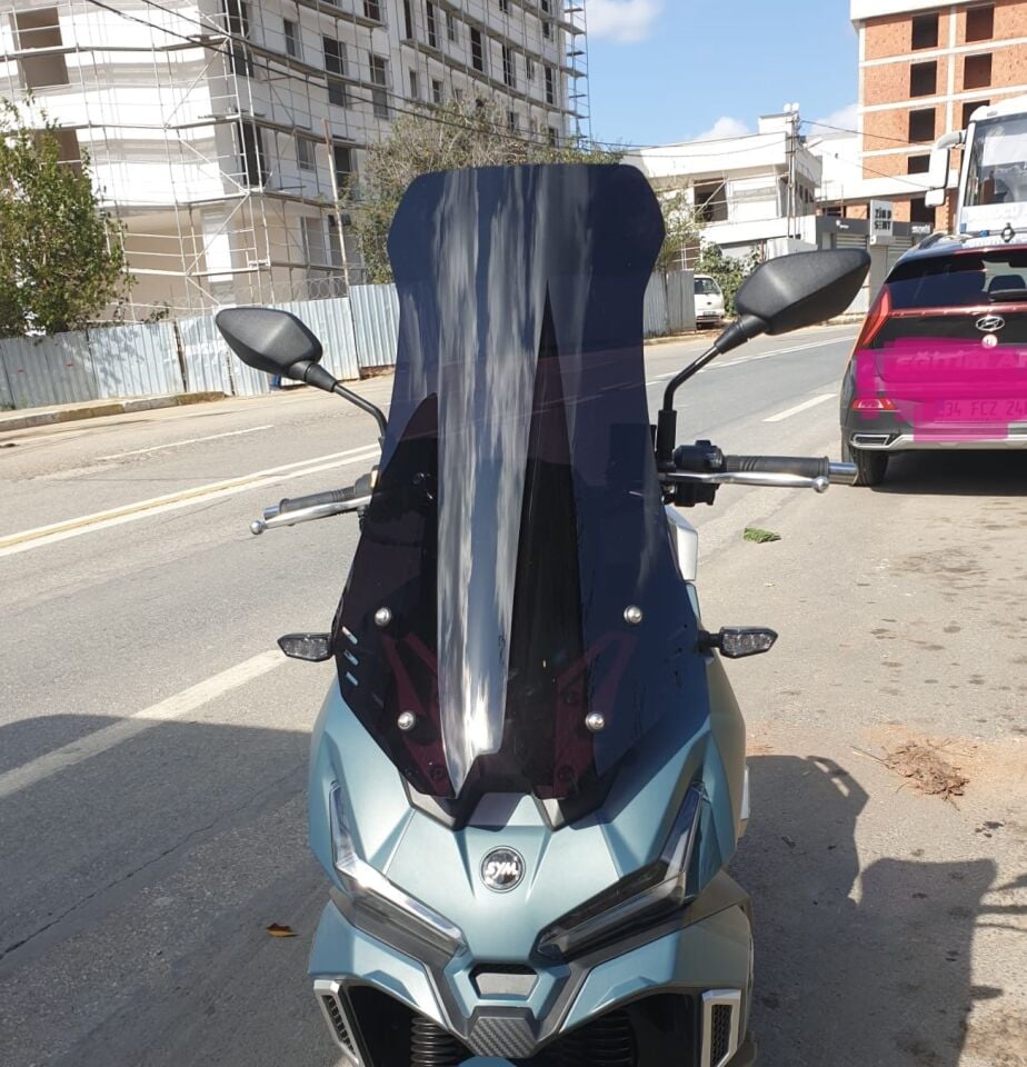 MOTOCAM SYM Adx 125 Ön Cam 2023-2026 Model 62cm Siyah Renkli 4mm UZUN