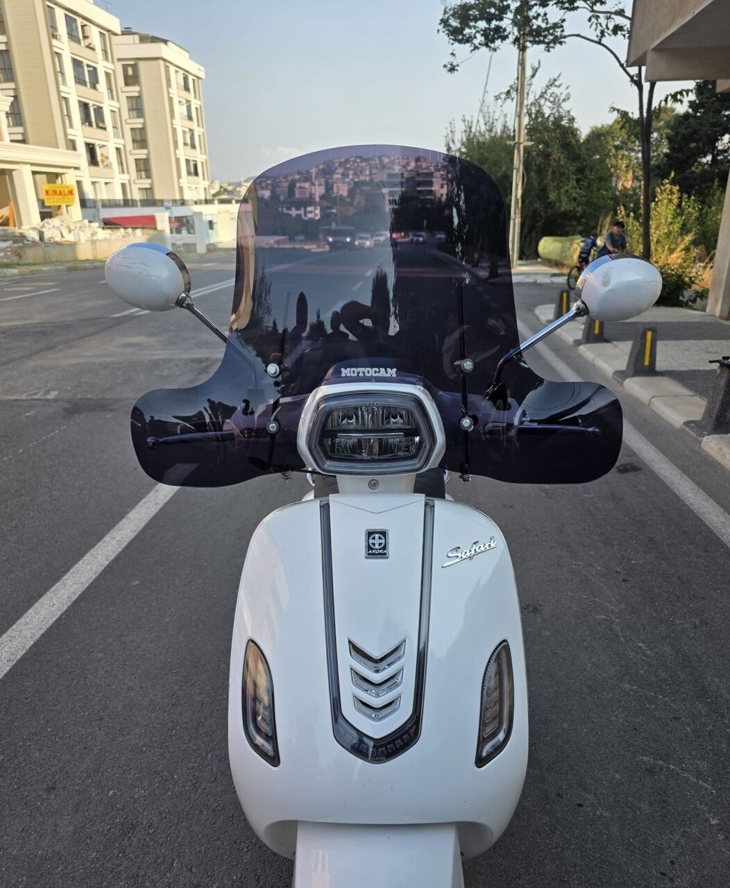MOTOCAM Arora Safari 125 Ön Cam 2021-2026 Model 37cm Siyah Renkli 4mm APARATSIZ