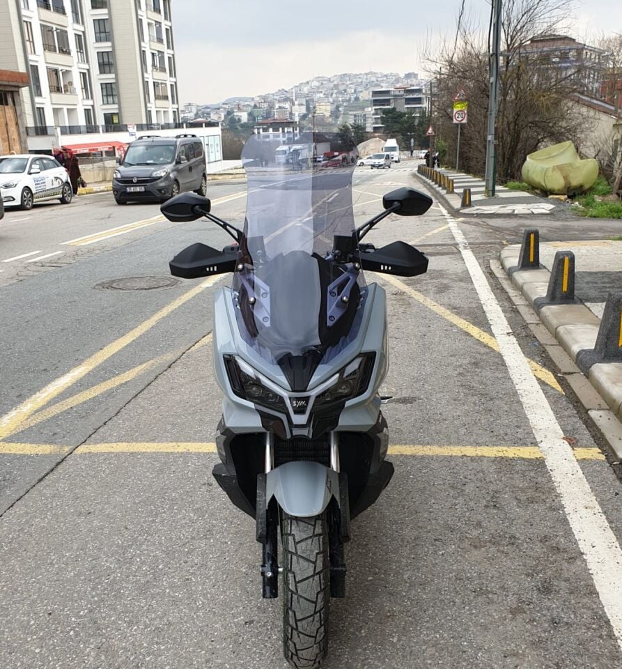 MOTOCAM SYM ADX 300 Ön Cam 2024-2026 Model 65cm Füme Renkli 4mm ORTA BOYLU